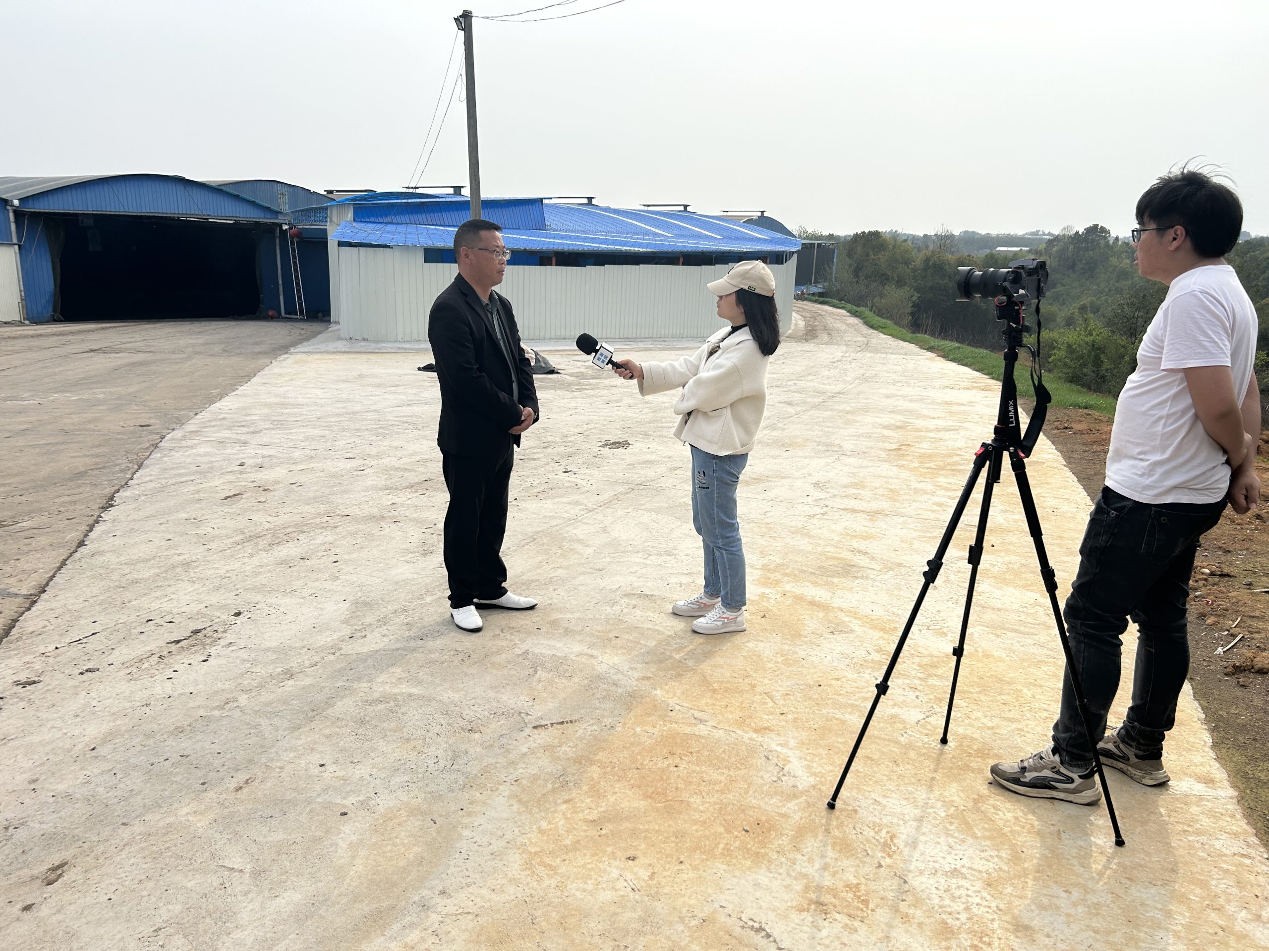 松滋市電視臺(tái)來廠拍攝